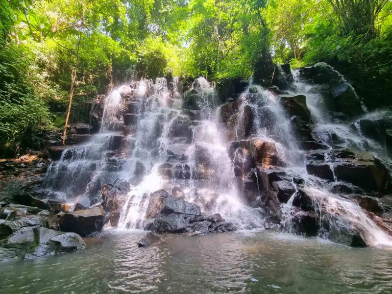 11.30 - Visit Kanto Lampo Waterfall