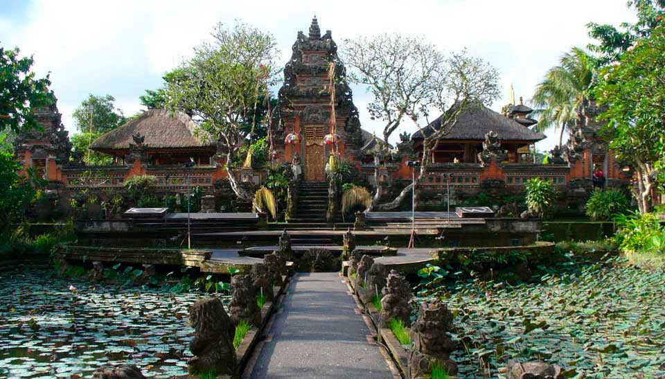 Ubud Royal Palace - Lotus Garden